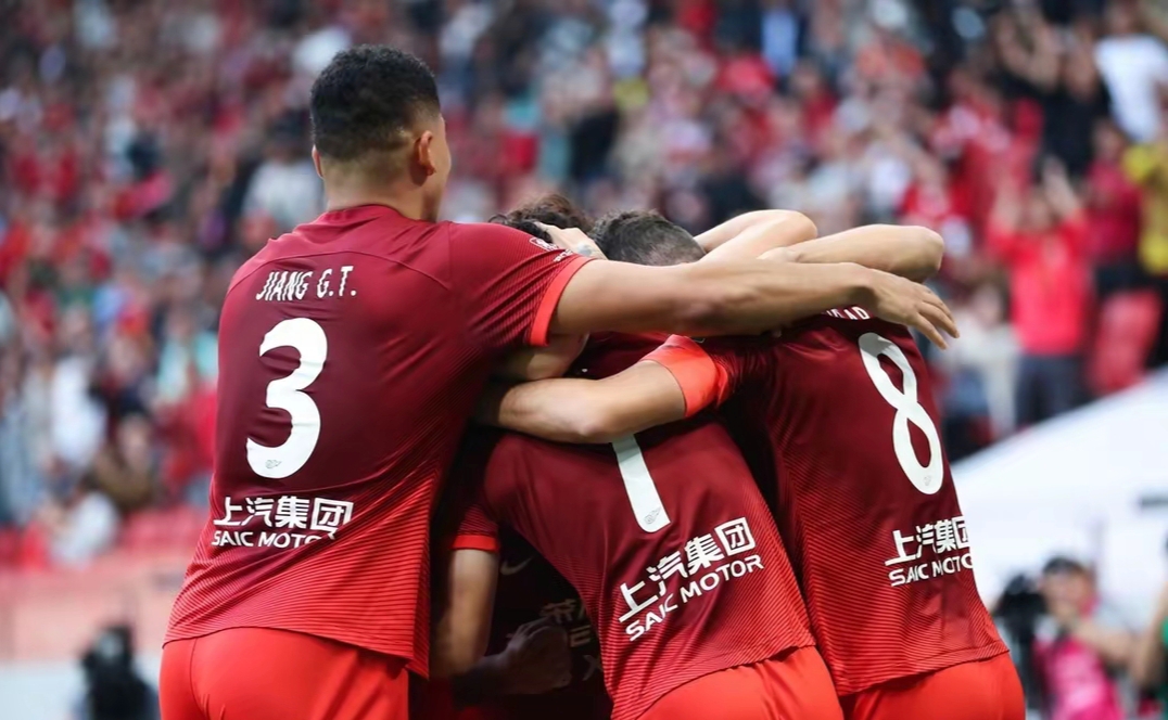 九游平台 -中超集结日再迎强敌，上海海港防线松动，主帅态度——赛场秩序良好，身体对抗强度拉满的简单介绍