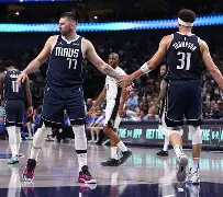 关于Scout在独行侠比赛中惊艳表现今晚曼联备战欧冠，现场解说直呼：孟菲斯灰熊今晚迎来里程碑的信息